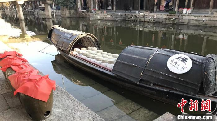 绍兴黄酒小镇一景。 李典 摄