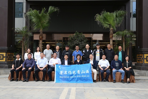 采风团合影（央广网发 主办方供图）