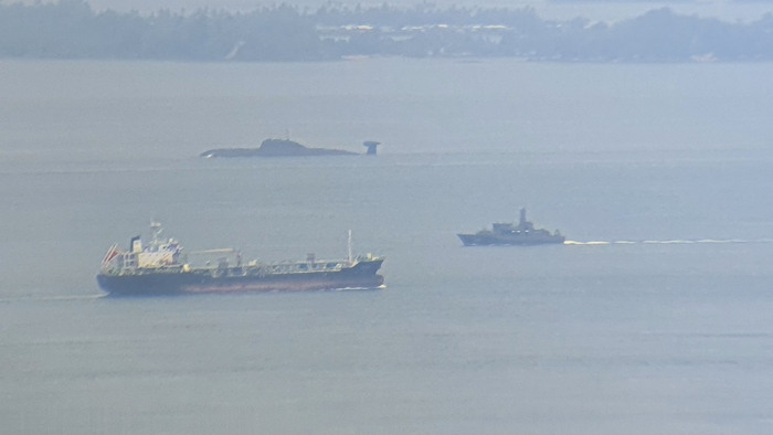 “查克拉”号（INS Chakra）6月4日出现在新加坡马六甲海峡 图源：社交媒体