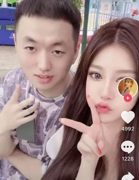 药水哥恋爱了?结果仅一天就被证实是炒作!药水哥:昨天在拍段子