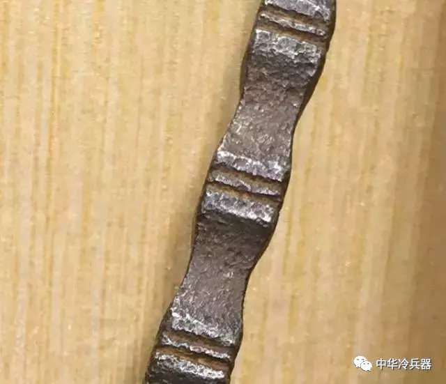 重甲的克星!中国古代砸击兵器 ——鞭与锏