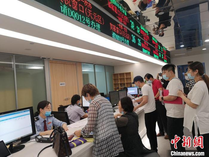 株洲市民中心“一件事一次办”服务窗口。　刘曼 摄