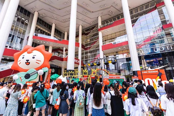 图说：首展人气“爆棚”