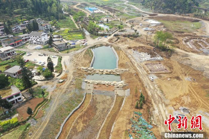 图为凤凰生态公园建设前 供图