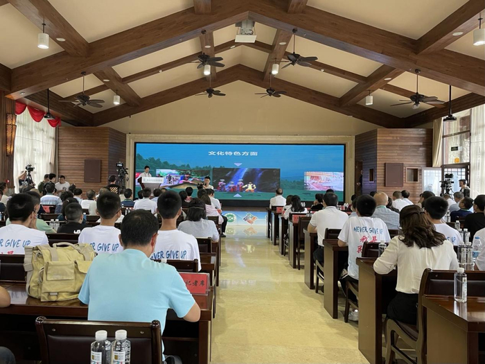 　　绿色中国自然大课堂（央广网发白刁尹摄）