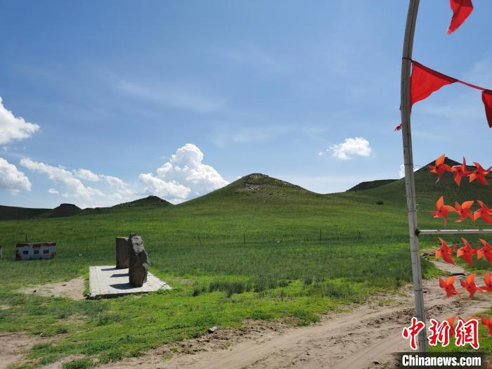 图为锡林郭勒大草原 李爱平 摄