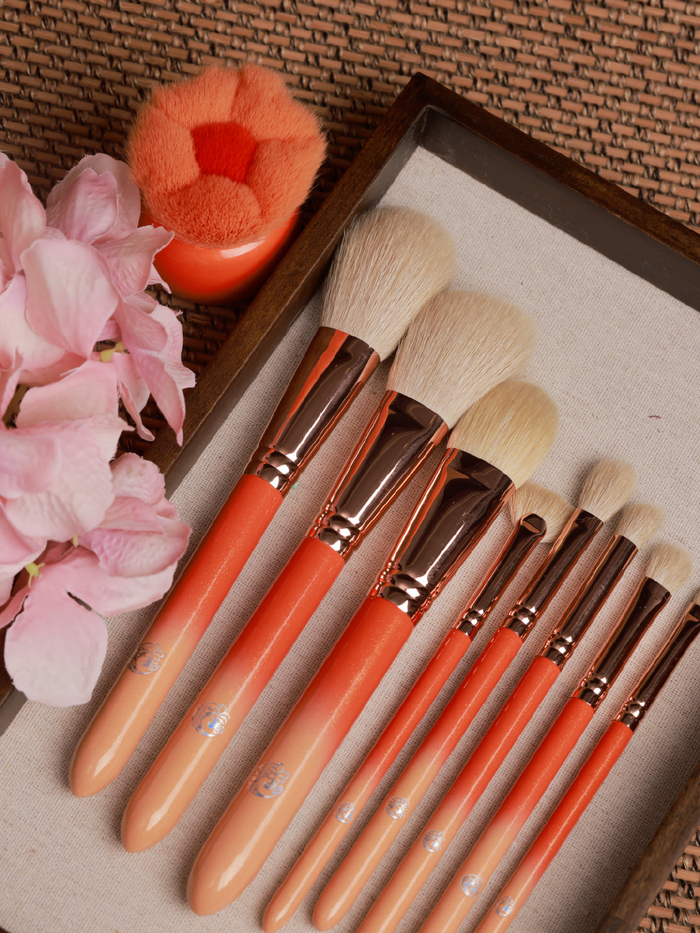 艾诺琪化妆刷 图片来源：@keely_姬