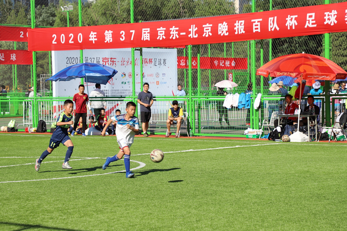 百队杯足球赛资料图 邓方佳摄
