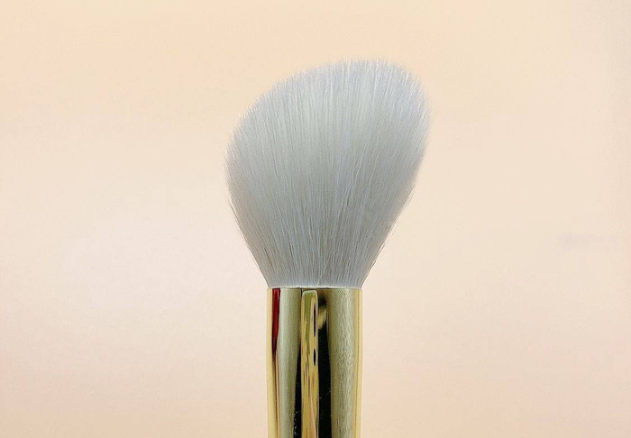 细嫩光锋羊毛制成的化妆刷取粉力、晕染力好 图片来源：琴制
