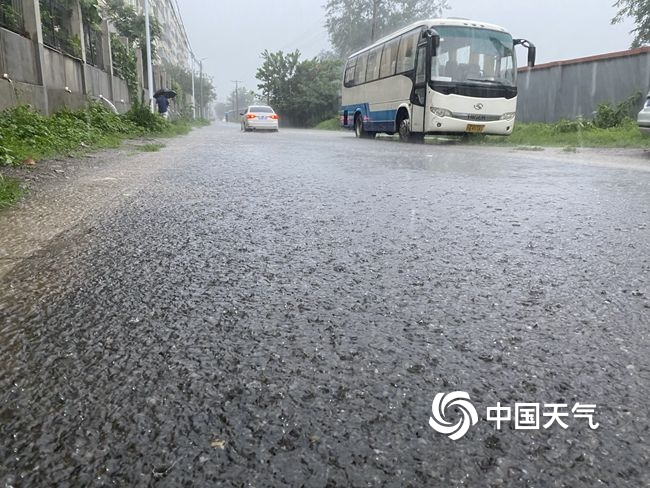 今晨，北京房山降雨明显。（摄影：邵鹏）