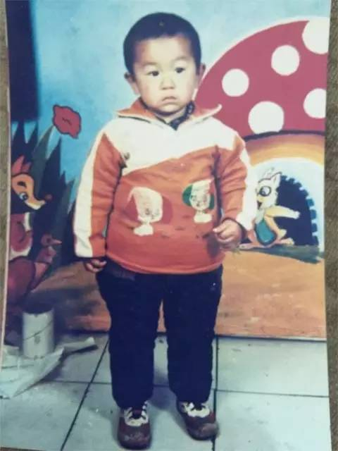 △郭新振儿时照片