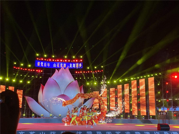 重庆代表队表演现场 央广网发 闵楠思摄