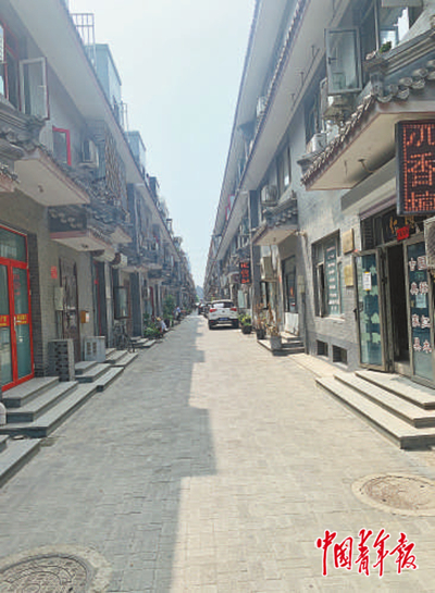 &nbsp;&nbsp;&nbsp;&nbsp;高碑店的街道略显冷清。杨杰/摄