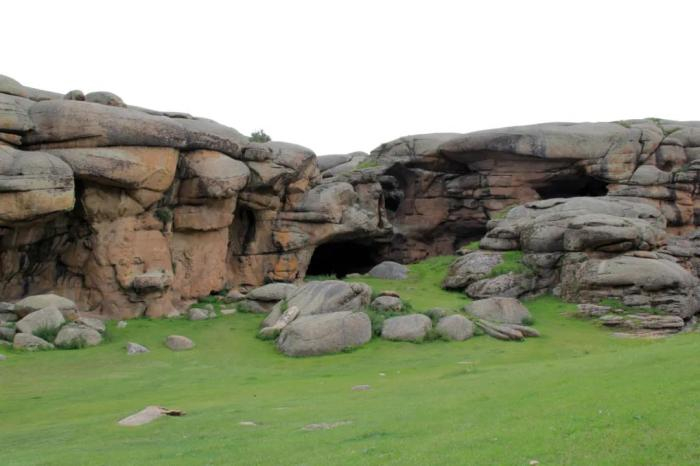 新疆阿勒泰吉木乃县通天洞遗址。新疆文物考古研究所 供图