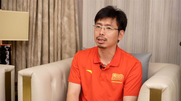 　　庆祝中国共产党成立100周年文艺演出《伟大征程》　焰火总设计蔡灿煌接受《经济参考报》记者专访。