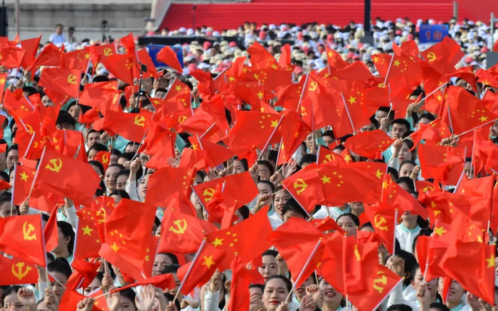 ▲7月1日上午，庆祝中国共产党成立100周年大会在北京天安门广场隆重举行。这是合唱团。新华社记者 谢剑飞 摄
