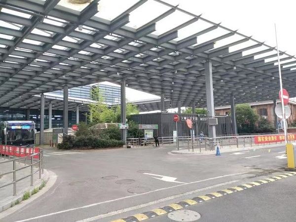 秦皇岛码头枢纽站 龙钢 摄