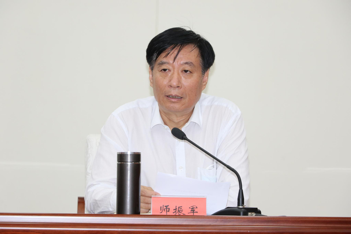 省委副秘书长、省信访局局长师振军作表态发言。河北省信访局官网图