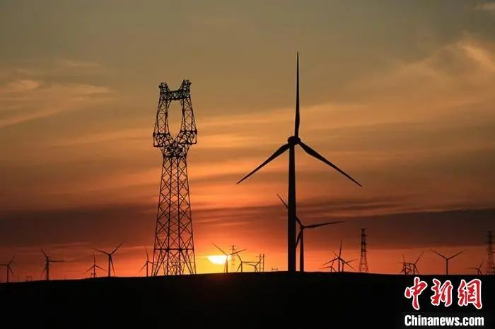 资料图：新疆哈密市东南部风区掠影。　陈建军　摄