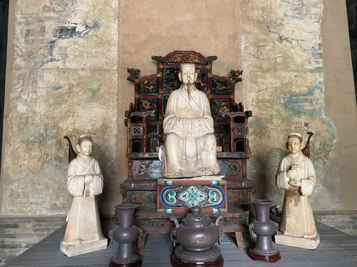 汉白玉吕洞宾坐像    元