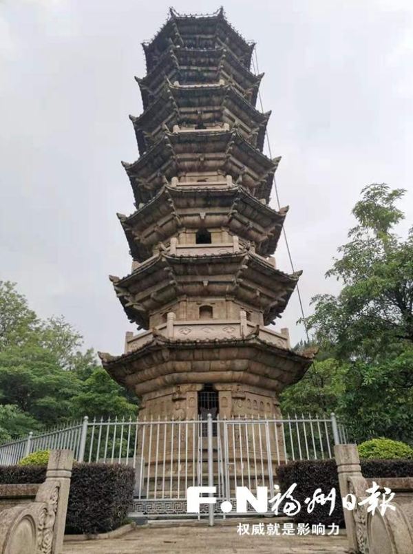 　　圣寿宝塔。记者 蓝瑜萍 摄