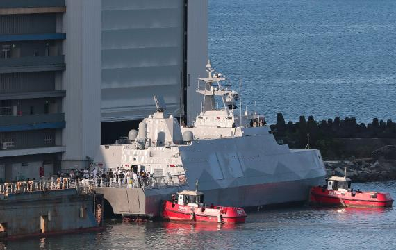 “塔江”舰正在宜兰外海进行海试 图源：社交媒体