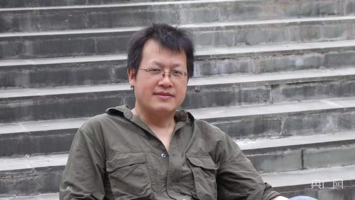 年轻时的罗伟章（受访者供图）