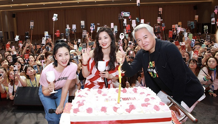 2020年6月，张庭直播销售业绩突破2.5亿元。图片来源：TST庭秘密微博