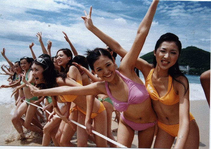 2003年新丝路中国模特总决赛的参赛者（图片来源：视觉中国）