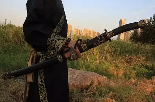 冷兵器腰刀变迁，从环首刀到雁翎刀，刀型越改越好看，实用性呢？|柳叶刀