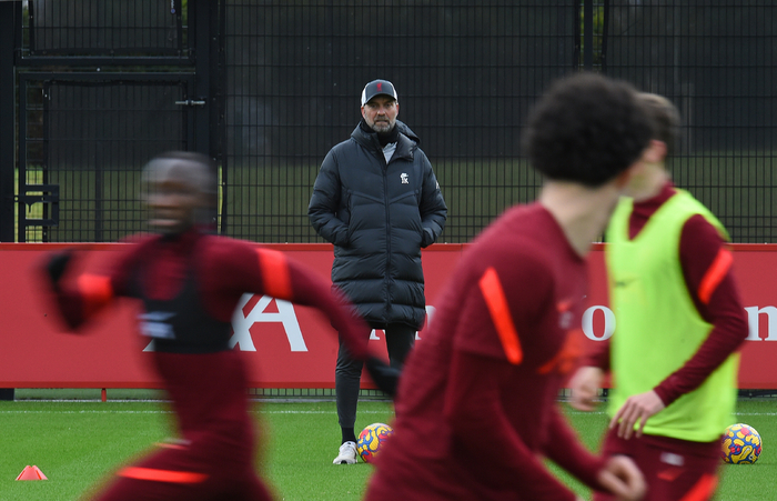 主帅克洛普阳性，萨拉赫和马内参加非洲杯，利物浦已无人可用。