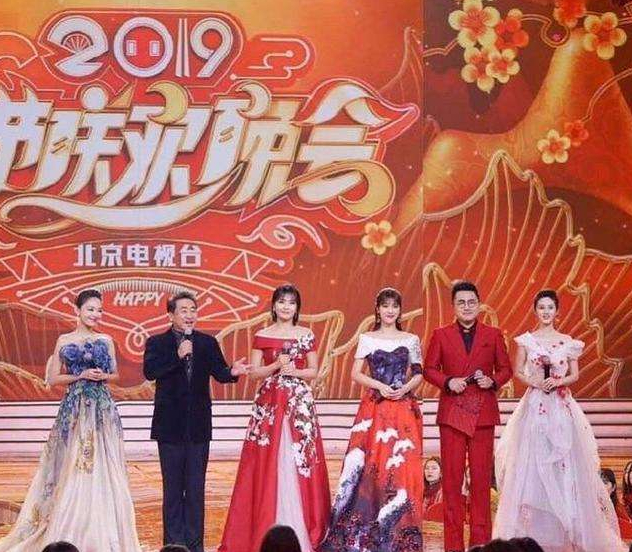 跨年晚会收视比拼中北京卫视垫底,但办春晚有优势,最早官宣造势|春节联欢晚会|湖南卫视|明星阵容|江苏卫视|明星_新浪娱乐_新浪新闻
