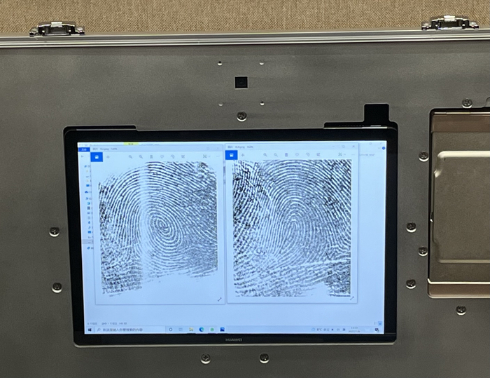 采集的指纹，左边为斗形  澎湃新闻记者 张慧 摄