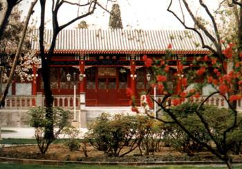 △西花厅周恩来故居。自1949年11月搬进西花厅，直到病重住院，周恩来一直在此工作生活。
