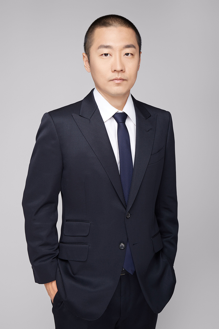 银华基金董事总经理、主动股票投委会副主任、股票综合策略投资部团队长李晓星