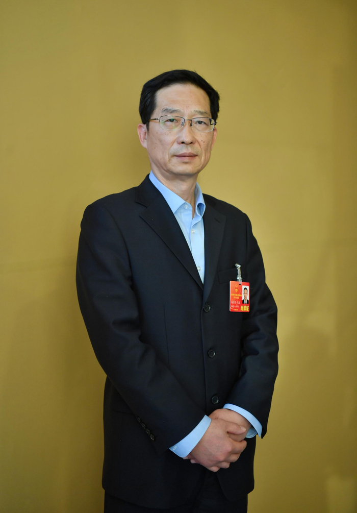 北京市人大代表、东城区朝阳门街道鸿安国际大厦商务楼宇工作站站长郑红强。新京报记者 李木易 摄