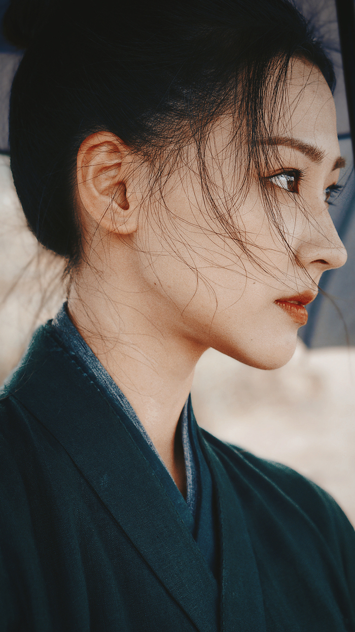 青鸟真是冷美人，傲骨凌霜。 （演员叫丁笑滢）