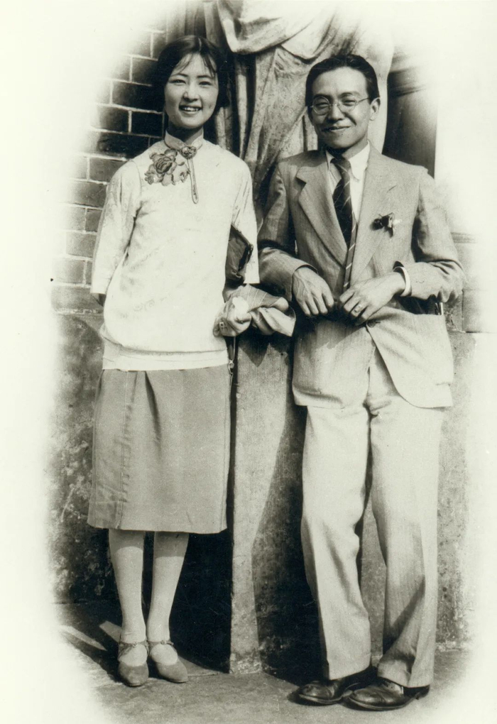 1928年3月，林徽因与梁思成新婚燕尔。照片均由梁再冰提供