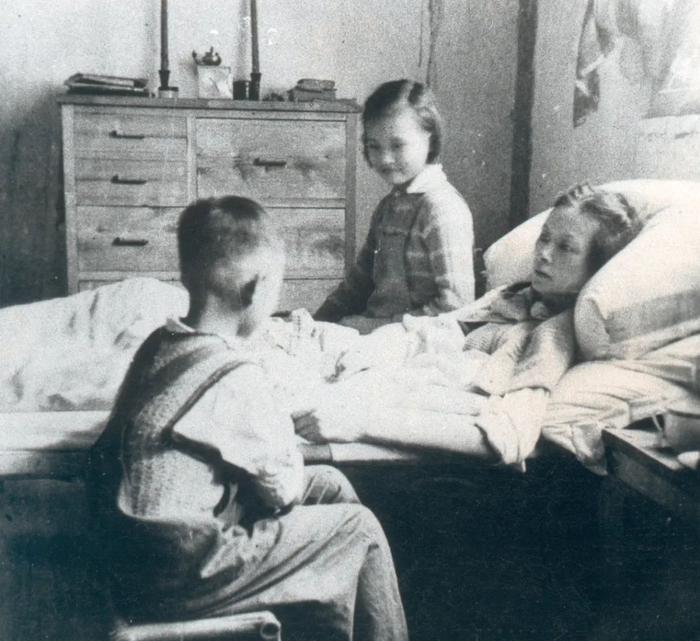 1941年，林徽因卧病李庄。 