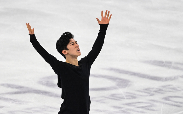 全美花样滑冰锦标赛华裔选手陈巍加冕男单六连冠。资料图/新华社