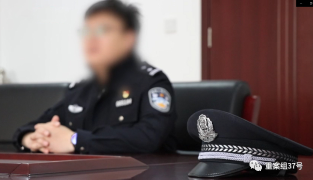▲反扒便衣民警小曹。受访者供图
