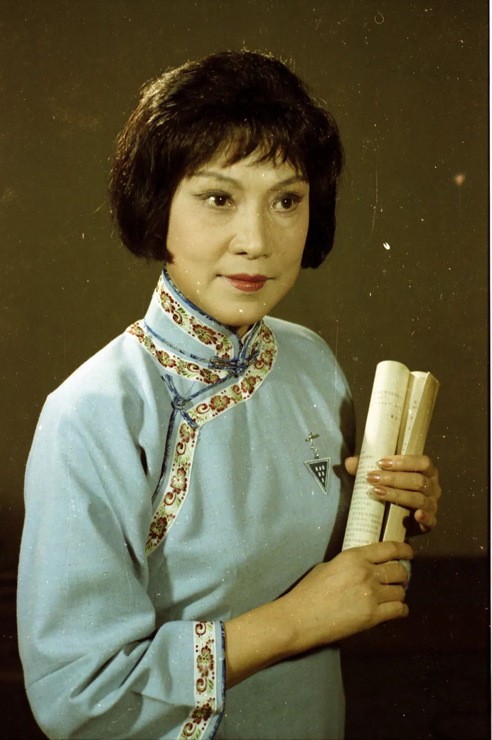 《鲁迅在广州》 中饰许广平