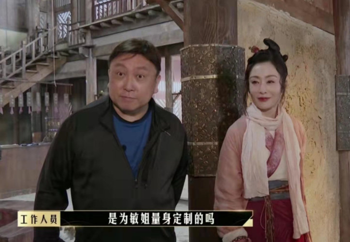 53岁张敏罕见复出拍戏,与王晶时隔28年再合作,眼神灵动风采依旧