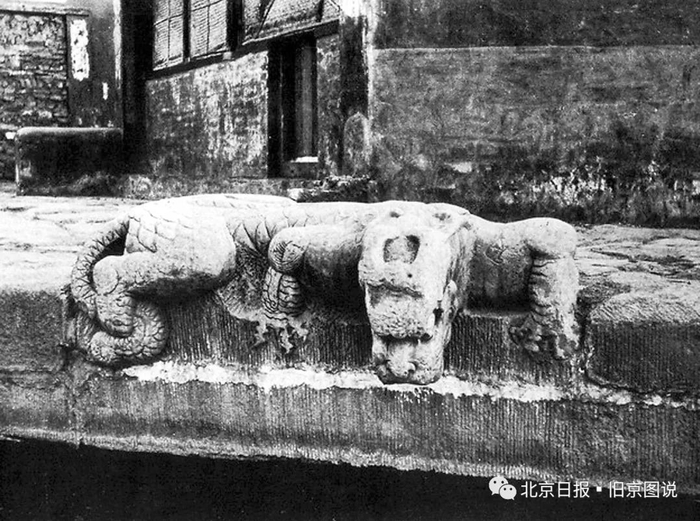 1906年至1909年拍摄的万宁桥镇水兽