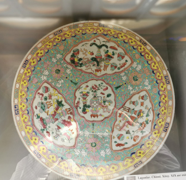 瓷器上的博古图案