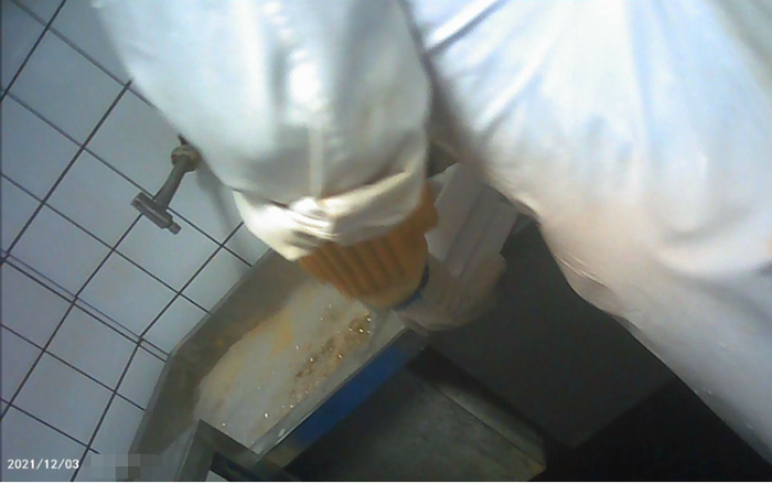 ▲&nbsp;餐具仅简单冲洗