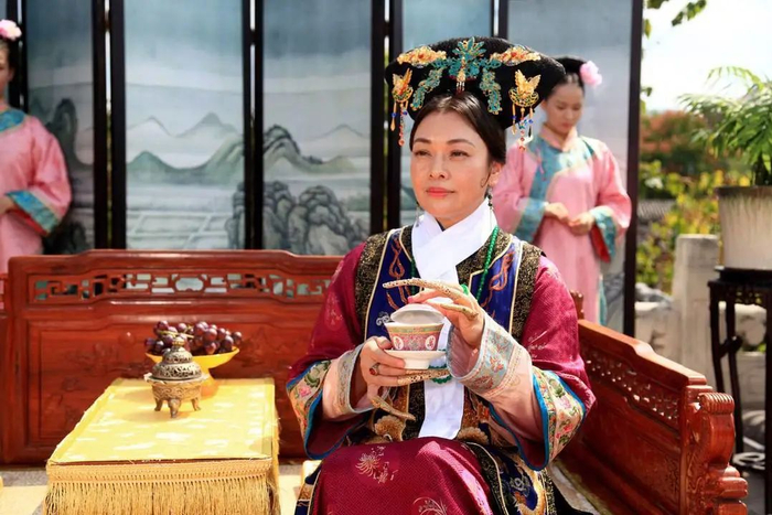 《张之洞》上映5天票房仅1998元，出品方：排片少没办法__财经头条