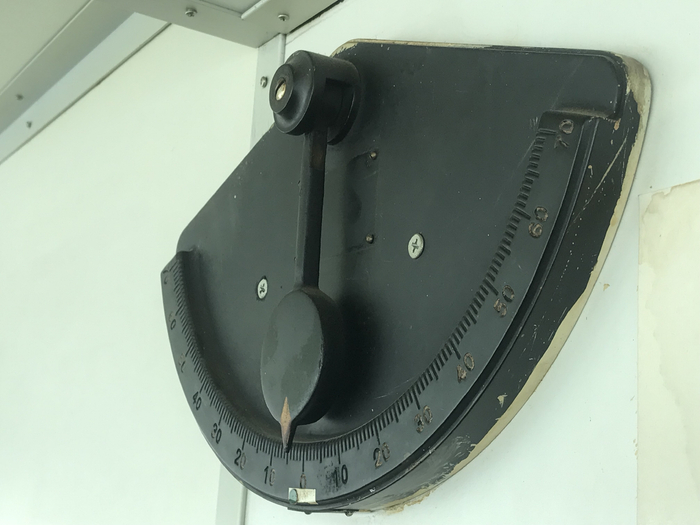 船舶内部平衡仪