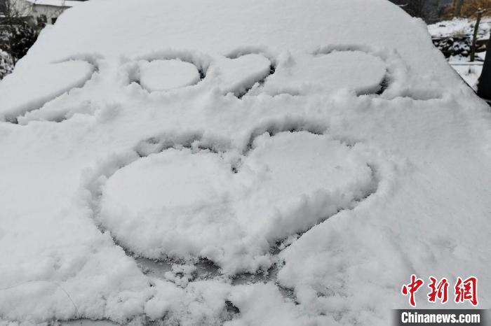 宜昌市夷陵区迎来2022年首场降雪 宋倩 摄