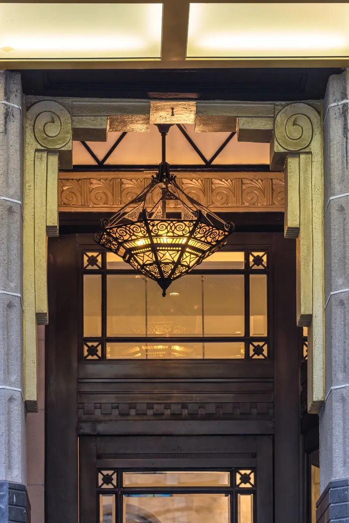 主入口部位铜饰